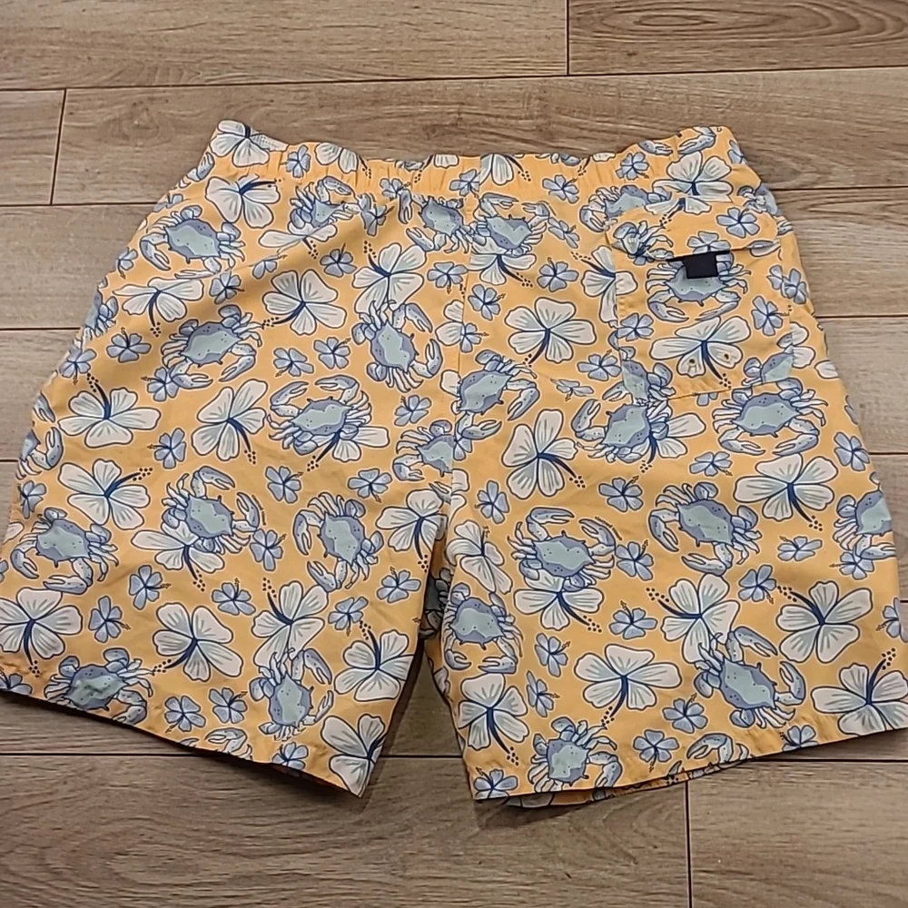 VINEYARD VINES Pastel‎ Gold Blue Crabs Floral Pattern Sz XL Swim Board Shorts